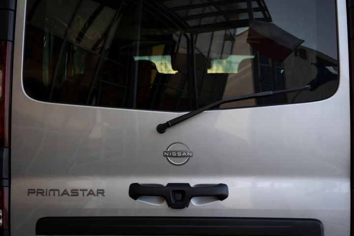 Ujęcie detalu nadwozia Nissan Primastar LCV