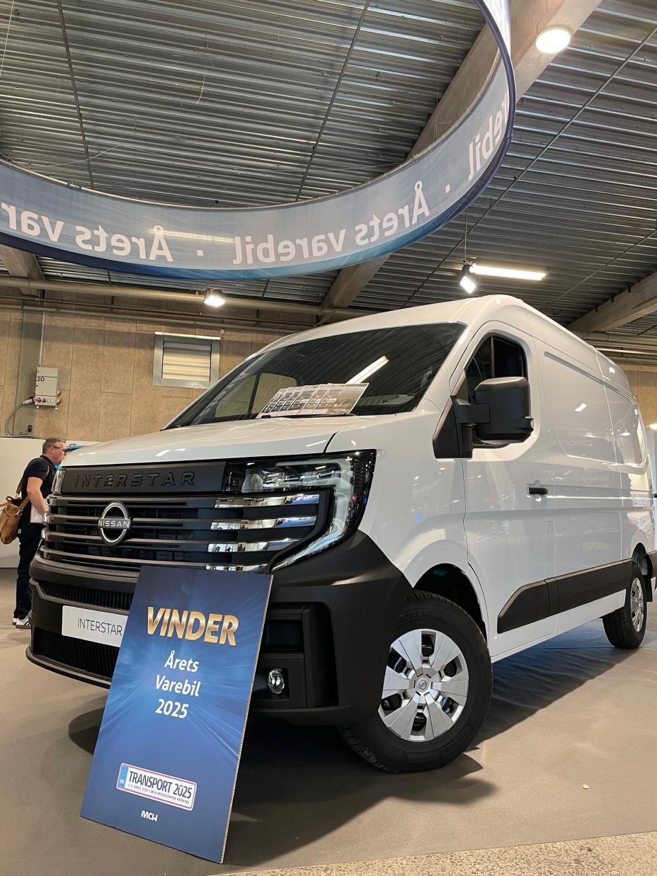 Nissan Interstar skråt fra siden