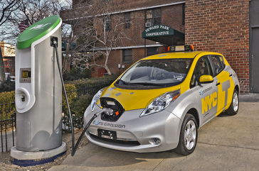 New York (Apr. 22, 2013) - To celebrate Earth Day, Nissan and New York City Mayor Michael Bloomberg today launched a new electric vehicle taxi pilot with the world's best-selling electric car, Nissan LEAF. This pilot program, which puts six LEAF taxis into service beginning this spring, will help Nissan, the city, the taxi industry and the public understand how zero emission vehicles can be integrated into future taxi fleets.