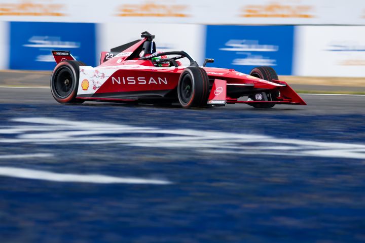 Oliver Rowland au volant de sa monoplace Nissan N°22