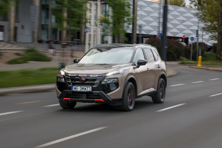 Nowy Nissan X‑Trail N-Trek – ujęcie dynamiczne