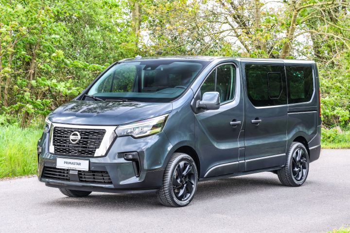 Nissan Primastar FlexVan MobiTEC von schräg vorne