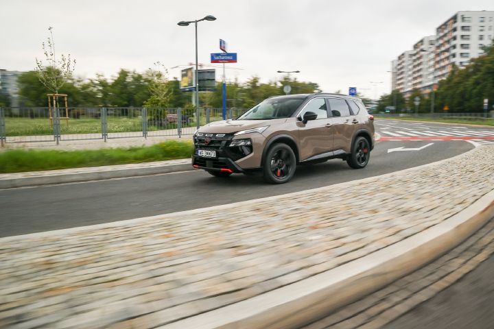 Nowy Nissan X‑Trail N-Trek – ujęcie dynamiczne