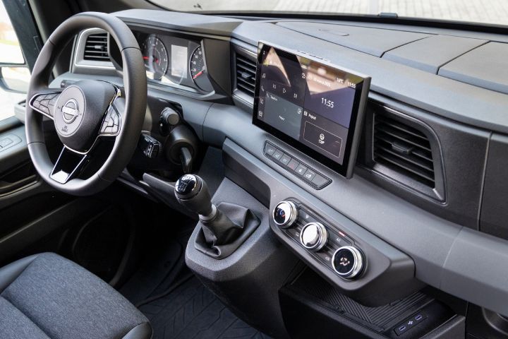 Ujęcie wnętrza Nissan Interstar LCV
