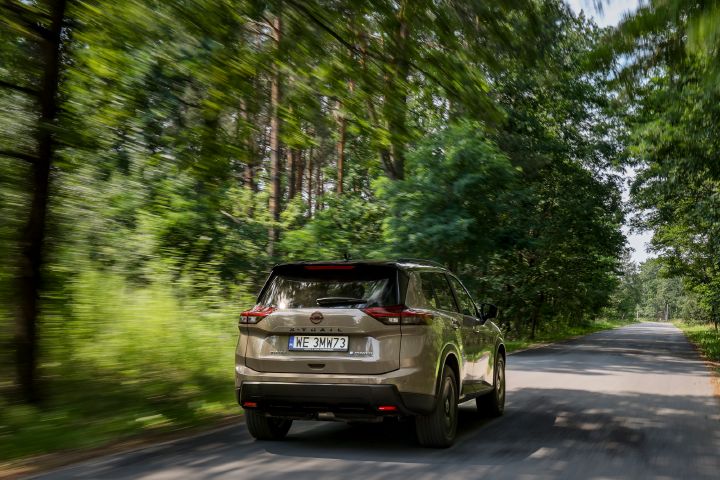 Nowy Nissan X‑Trail N-Trek – ujęcie dynamiczne
