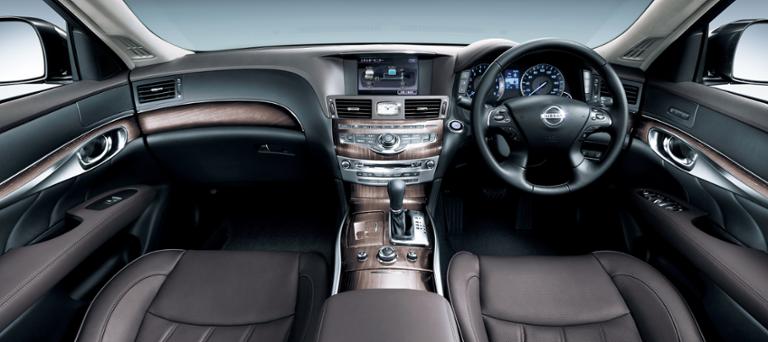 フーガ ハイブリッド を発売