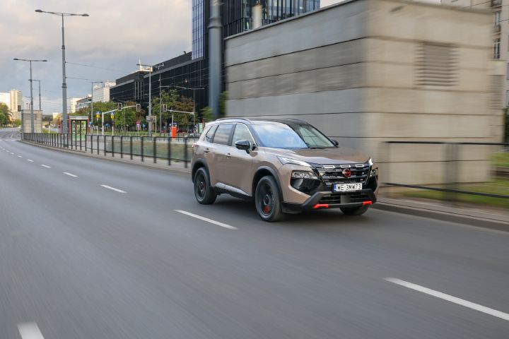 Nowy Nissan X‑Trail N-Trek – ujęcie dynamiczne