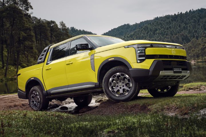 Nissan debuts the Frontier Pro PHEV globally in Mexico.
