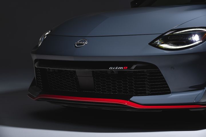 Nissan Z NISMO front bumper close-up