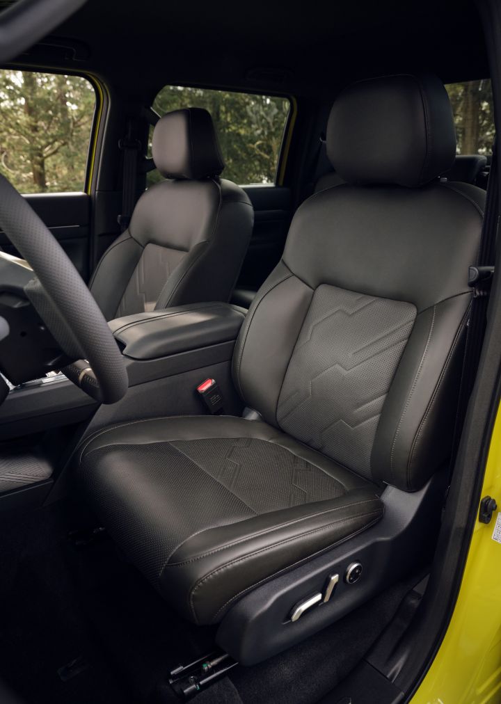 Nissan debuts the Frontier Pro PHEV globally in Mexico.