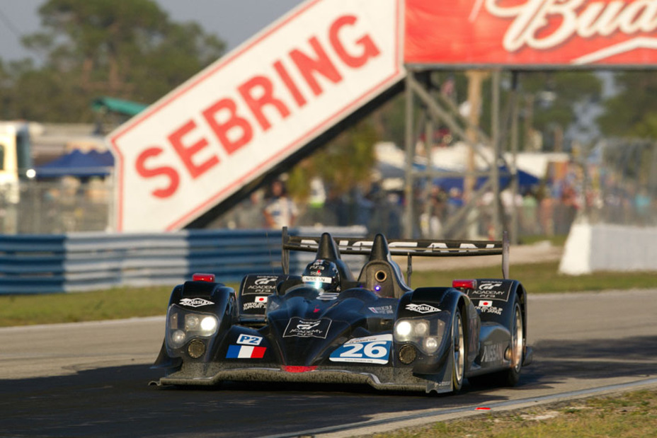 NISSAN MAKES SUCCESSFUL RETURN TO INTERNATIONAL SPORTS CAR RACING AT