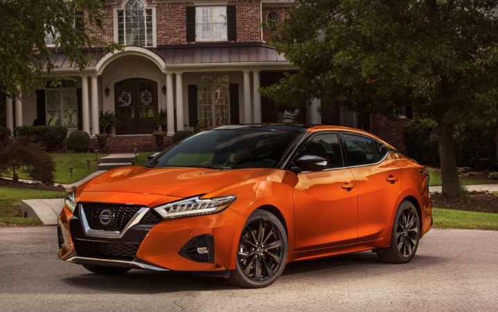 The front drivers side view of a 2020 Nissan Maxima