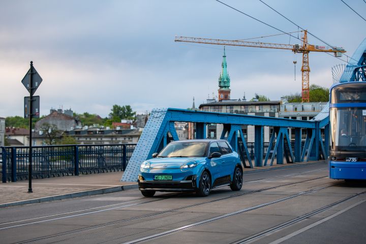 Nowy elektryczny Nissan Micra – ujęcie dynamiczne
