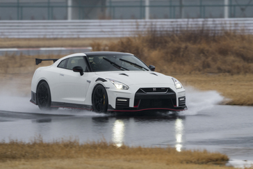 For the 2020 GT-R NISMO, Nissan engineers set out to take race-proven technology and make it accessible and comfortable for drivers of all skill levels. Vehicle control and predictability were critical in achieving this; thus, they adopted the theme “absolute street and track performance” when developing the car. 