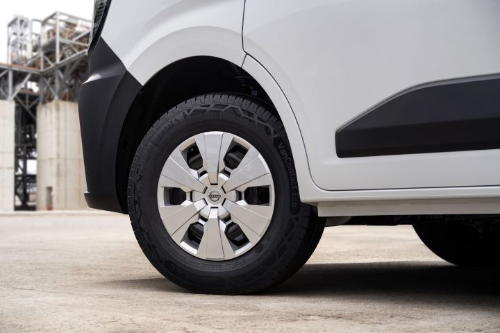 All-new Nissan Interstar - front wheel