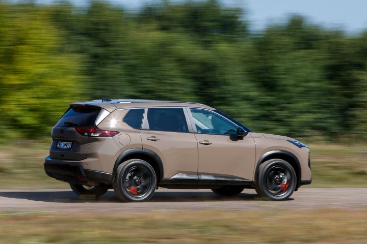 Nowy Nissan X‑Trail N-Trek – ujęcie dynamiczne