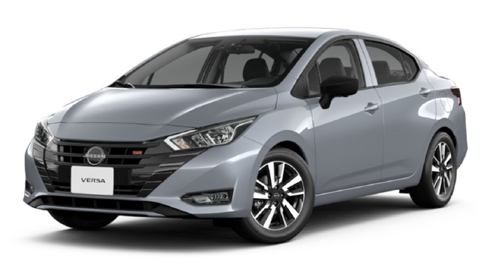 Un Nissan Versa SR gris 2024