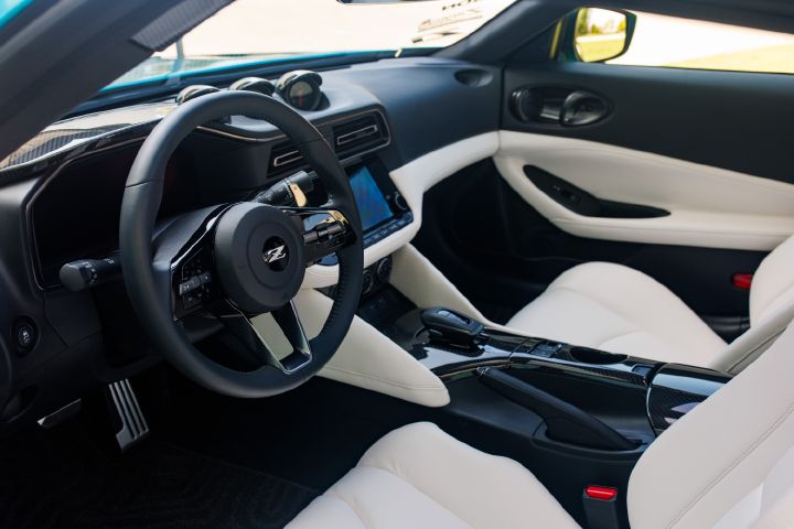 The steering wheel and interior