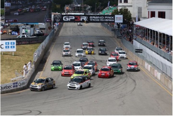 Un gros pack de Nissan Micra de course