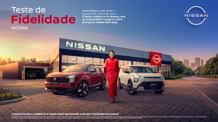 Arte com a cantora Naiara Azevedo entre um Nissan Kicks e um Nissan Kait em frente a uma concessionária. No canto superior esquerdo está o nome da campanha Teste de Fidelidade Nissan. Ao redor da imagem, textos falam sobre números e dados.