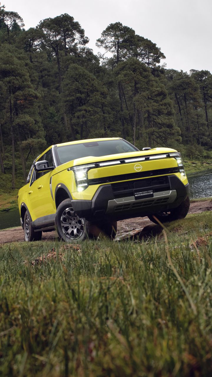 Nissan debuts the Frontier Pro PHEV globally in Mexico.