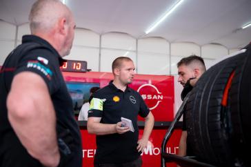 |Team: Nissan Formula E Team|Car: Nissan e-4ORCE 04|Car: Gen3|evt|Photographer: Peter Minnig|Event: Sao Paulo ePrix|Circuit: Sao Paulo Street Circuit|Location: Sao Paulo|Series: FIA Formula E|Season: 2022-2023|Country: BR|Keyword: season 9|Keyword: season nine|Keyword: S9|Keyword: photography|Keyword: photos|Keyword: images|Keyword: motorsport|Keyword: single seater|Keyword: open wheel|Keyword: 2023|Keyword: March|Keyword: spring|Keyword: South America|Keyword: round 6|