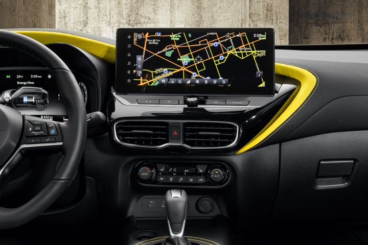 Innenraum des Nissan Juke, Mittelkonsole mit Navigationssystem