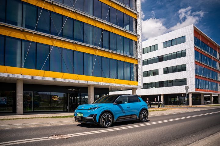 Nowy elektryczny Nissan Micra – ujęcie dynamiczne