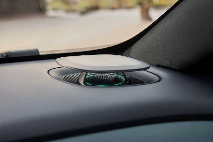 A close up image of the audio speaker inside the all-new Dongfeng Nissan N7 sedan