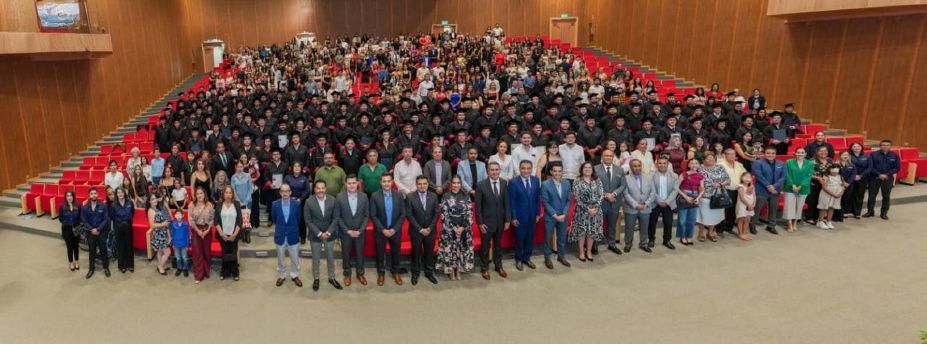Graduación universidad Nissan