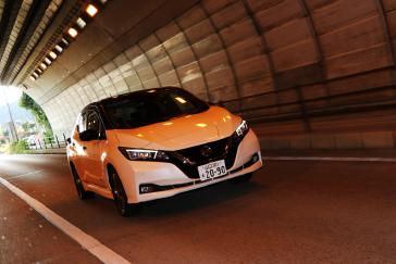 A trial using Nissan LEAF electric cars to help power office buildings has proved successful in cutting energy costs and CO2 emissions.