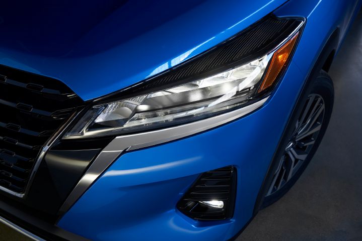 The front drivers head light of the 2021 Nissan Kicks