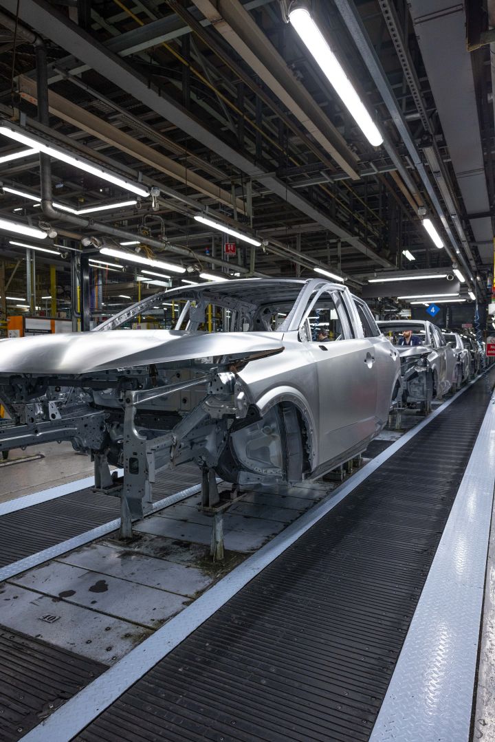 Karosserien des Nissan Qashqai auf dem Fließband im Nissan Werk Sunderland