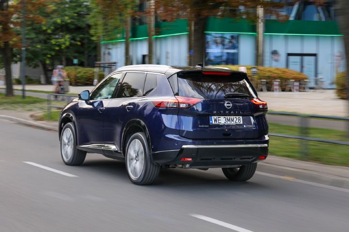 Nowy Nissan X‑Trail Tekna+ – ujęcie dynamiczne