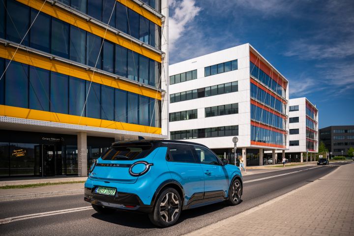 Nowy elektryczny Nissan Micra – ujęcie dynamiczne