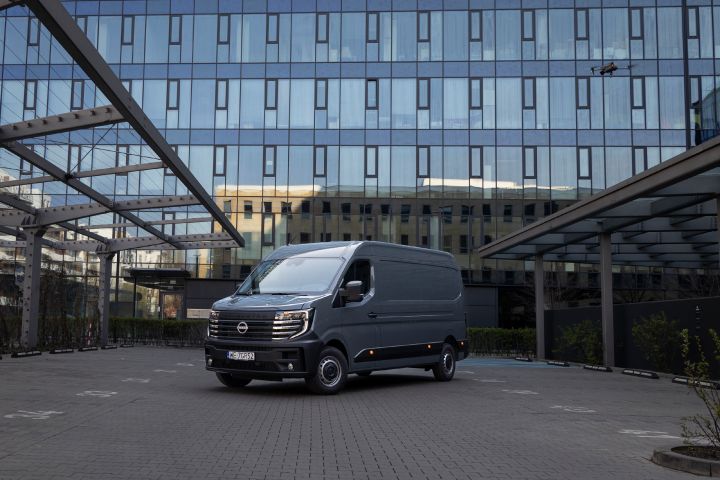 Ujęcie statyczne Nissan Interstar LCV w mieście