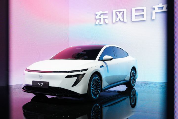 リニューアル後 N7 新品 タグ付き ホワイト thumbnail-720x404.jpg