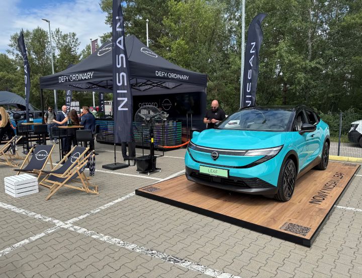 Nissan LEAF na stoisku na New Mobility Experience