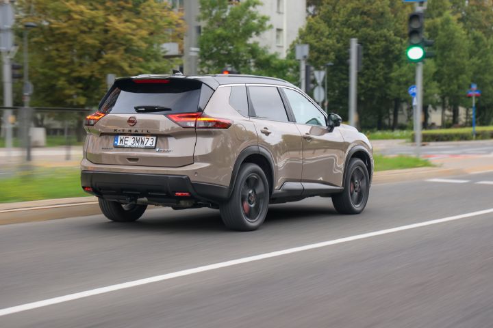 Nowy Nissan X‑Trail N-Trek – ujęcie dynamiczne
