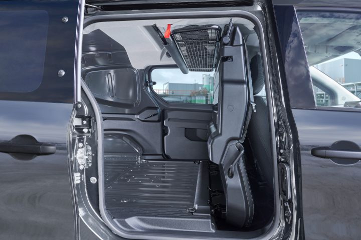 Nissan Townstar Crew Van – Detail shot of rear passenger bench fully folded