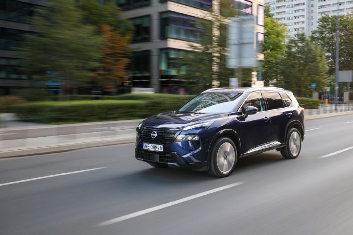 Nowy Nissan X‑Trail Tekna+ – ujęcie dynamiczne