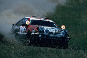 第37回サファリラリーでニッサン200SXが日本車トップの総合2位、及び