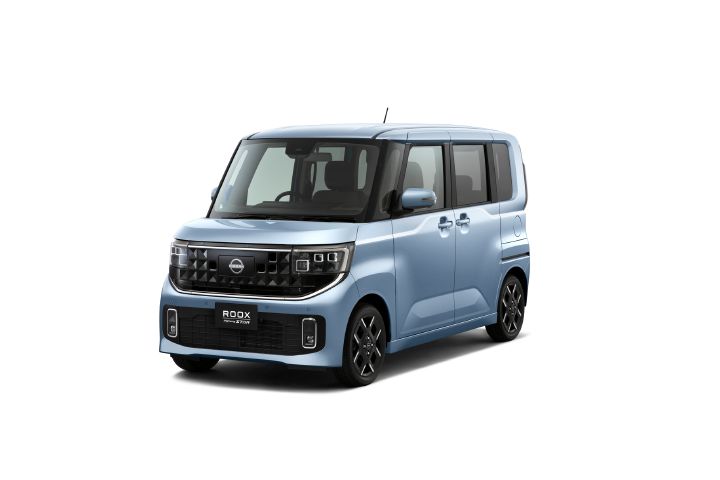 A sorbet blue (body color) new Nissan Roox kei car (Highway Star) is positioned facing slightly to the front-left against a plain white background.