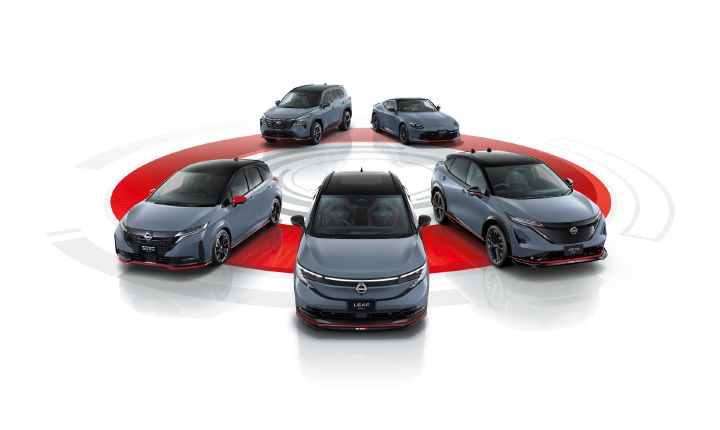 Image statique avec les 5 modèles NISMO disponibles au Japon, réunis en cercle, avec Z NISMO, X‑Trail NISMO, ARIYA NISMO, Note Aura NISMO et LEAF NISMO