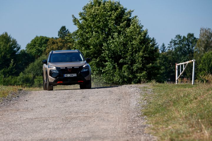 Nowy Nissan X‑Trail N-Trek – ujęcie dynamiczne