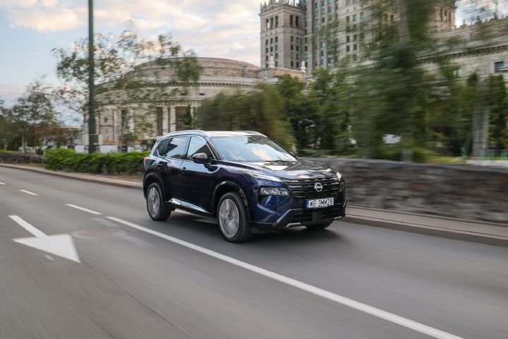 Nowy Nissan X‑Trail Tekna+ – ujęcie dynamiczne
