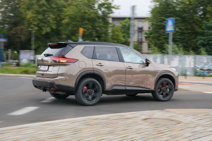 Nowy Nissan X‑Trail N-Trek – ujęcie dynamiczne