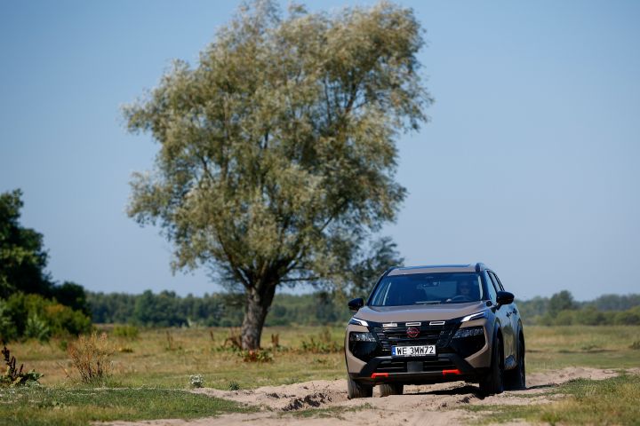 Nowy Nissan X‑Trail N-Trek – ujęcie dynamiczne