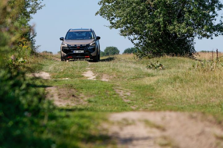 Nowy Nissan X‑Trail N-Trek – ujęcie dynamiczne