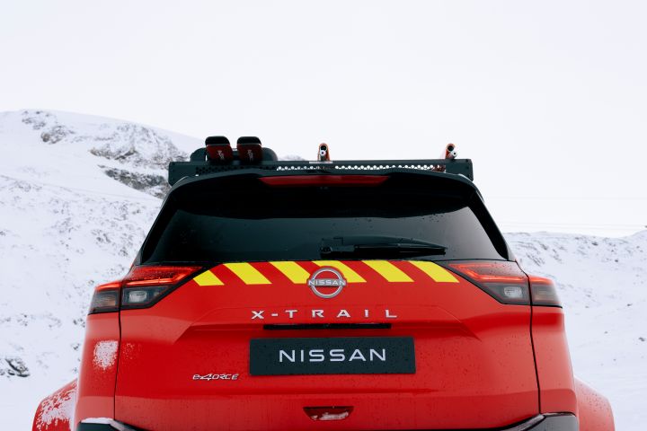 Focus on the rear of Nissan X‑Trail Mountain Rescue, an X‑Trail e‑4ORCE